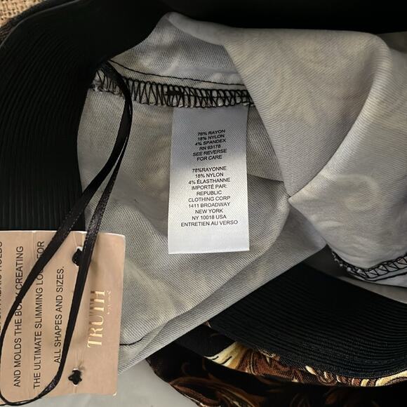 VERSACE INSPIRED TRUTH BY REPUBLICAN ANKLE PANT PAISLEY PRINT BLK AND GOLD SZ XS - Picture 12 of 12